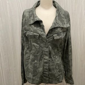 Unionbay cameo army jacket. Oversized Medium